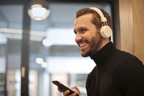 can you listen to music with a concussion while wearing noise-canceling headphones?