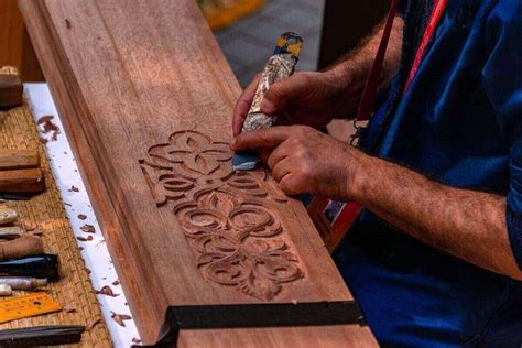 What Wood is Good for Carving: And Why Pine Trees Dream of Being Violins